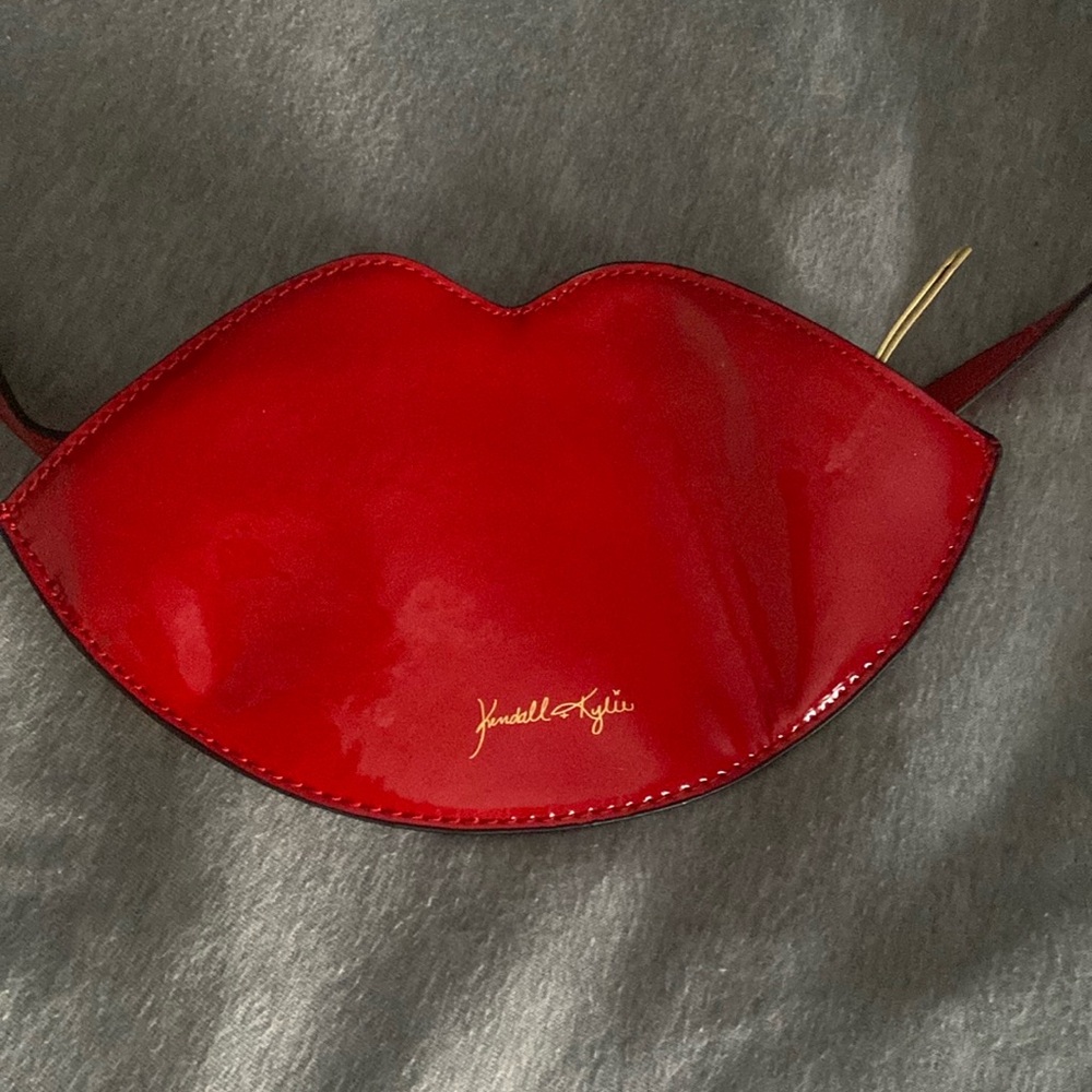 Kendal and Kylie belt bag